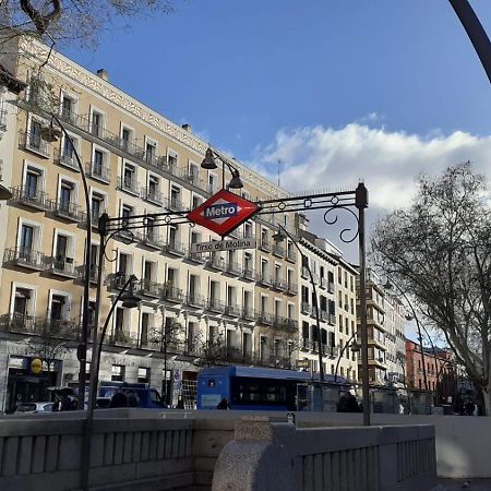 Hostal Daniel Madrid Bagian luar foto