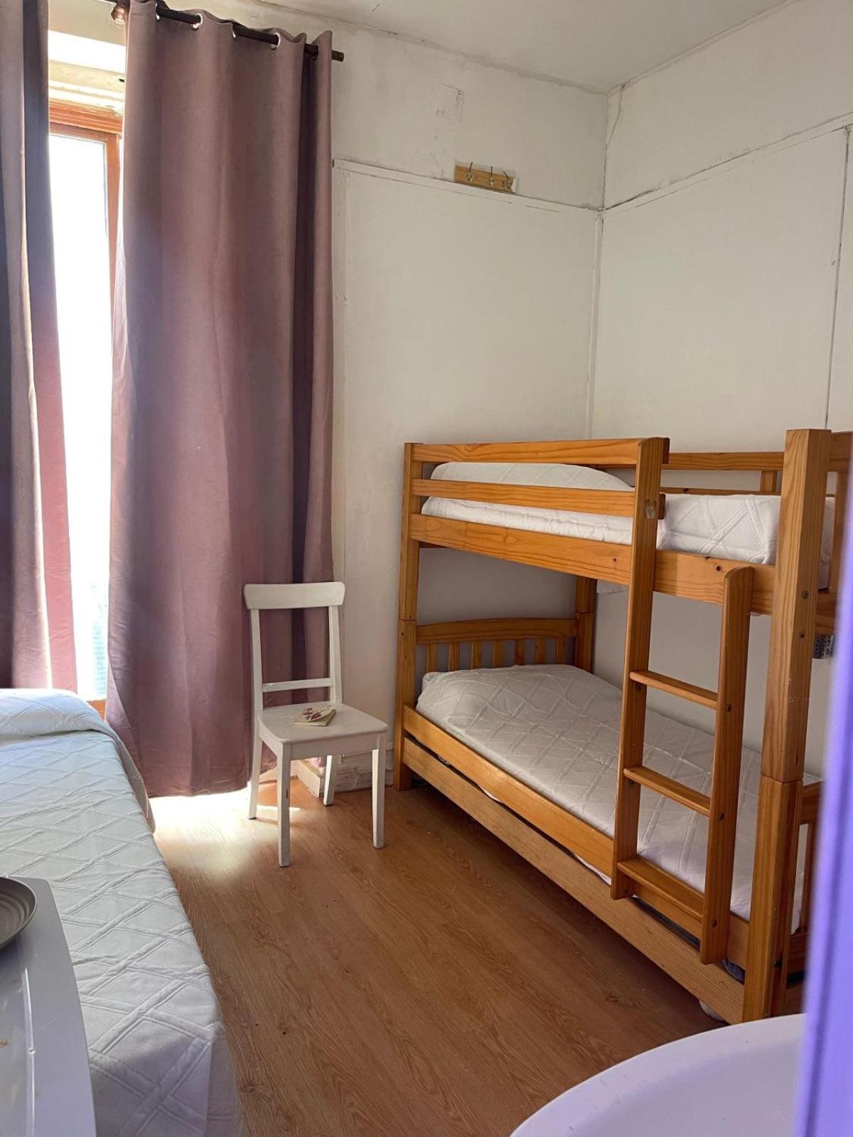 Hostal Daniel Madrid Bagian luar foto