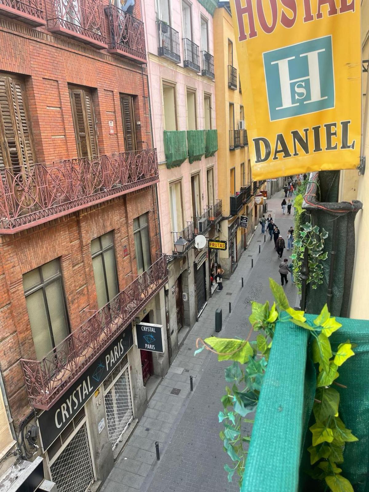 Hostal Daniel Madrid Bagian luar foto
